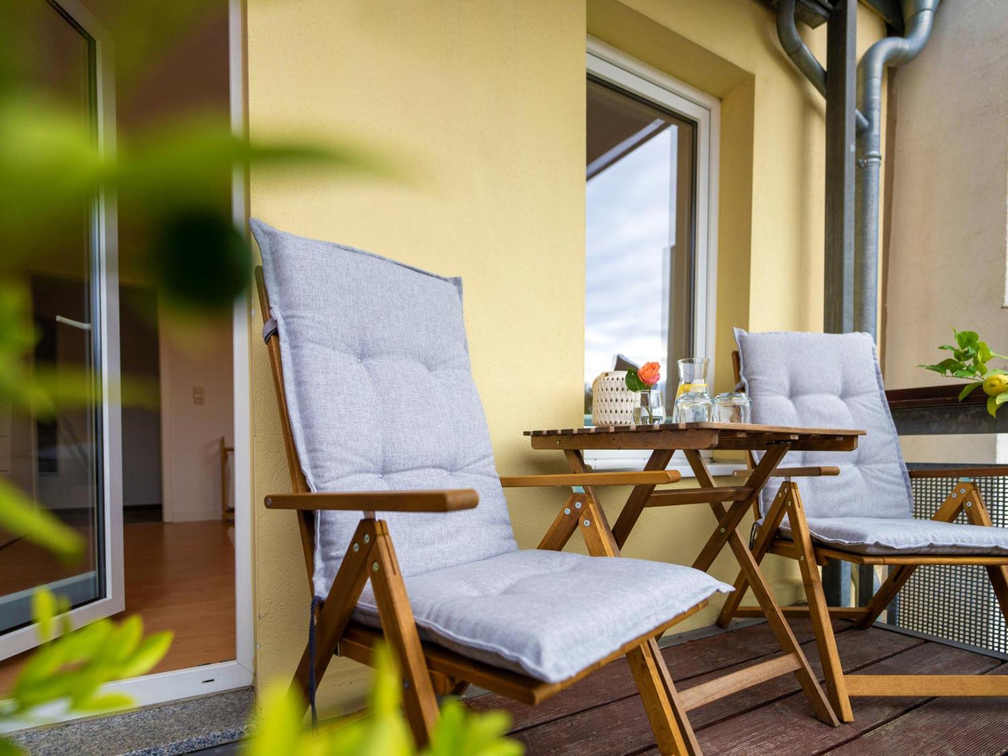 Schlosskoenig - Modernes & Zentrales Apartment Mit Balkon Und Arbeitsplatz Σβερίν Εξωτερικό φωτογραφία