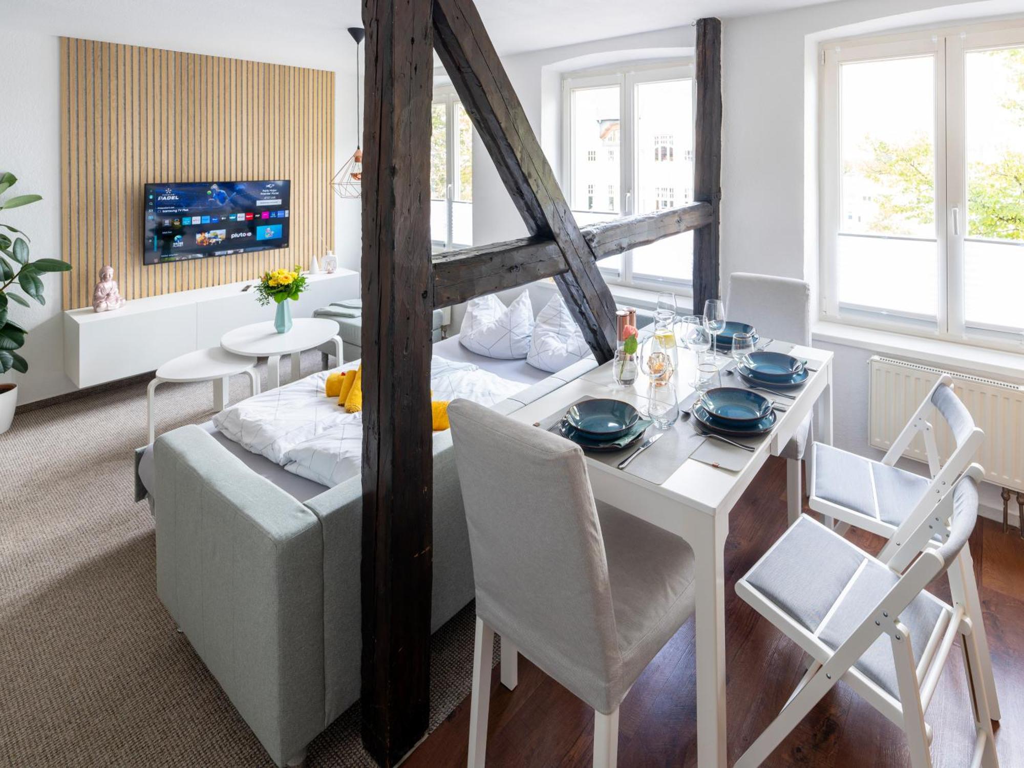 Schlosskoenig - Modernes & Zentrales Apartment Mit Balkon Und Arbeitsplatz Σβερίν Εξωτερικό φωτογραφία