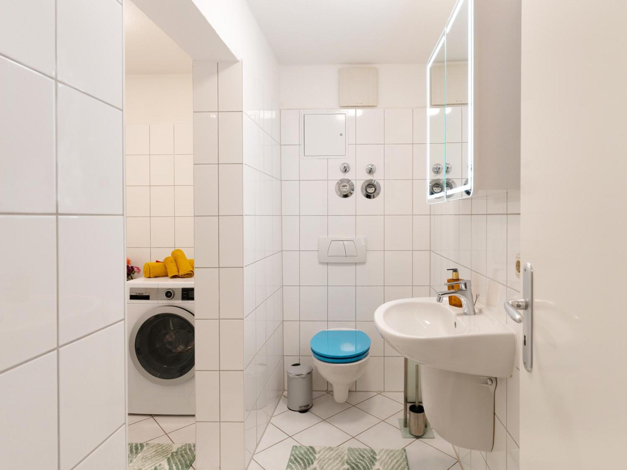 Schlosskoenig - Modernes & Zentrales Apartment Mit Balkon Und Arbeitsplatz Σβερίν Εξωτερικό φωτογραφία