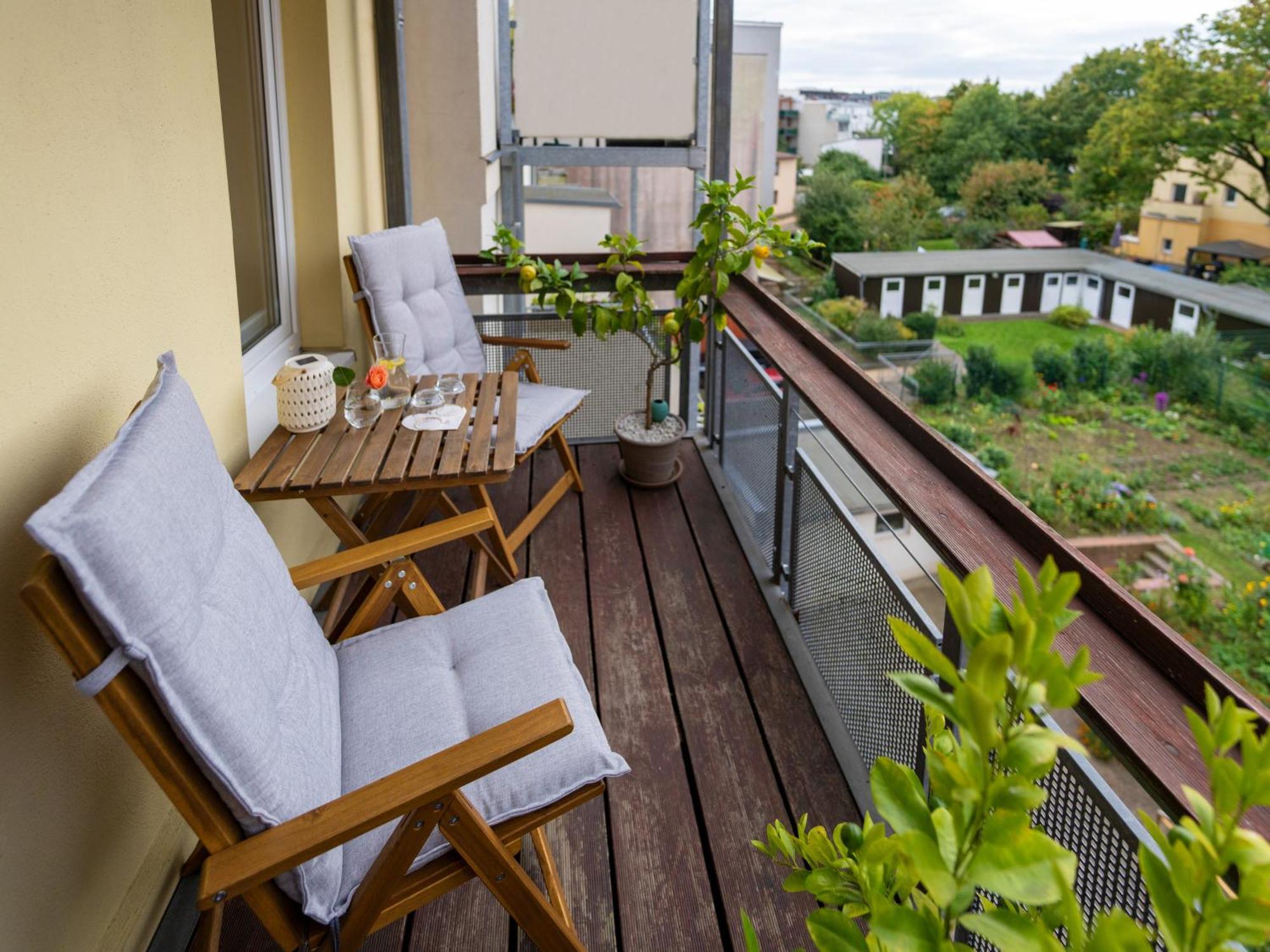Schlosskoenig - Modernes & Zentrales Apartment Mit Balkon Und Arbeitsplatz Σβερίν Εξωτερικό φωτογραφία