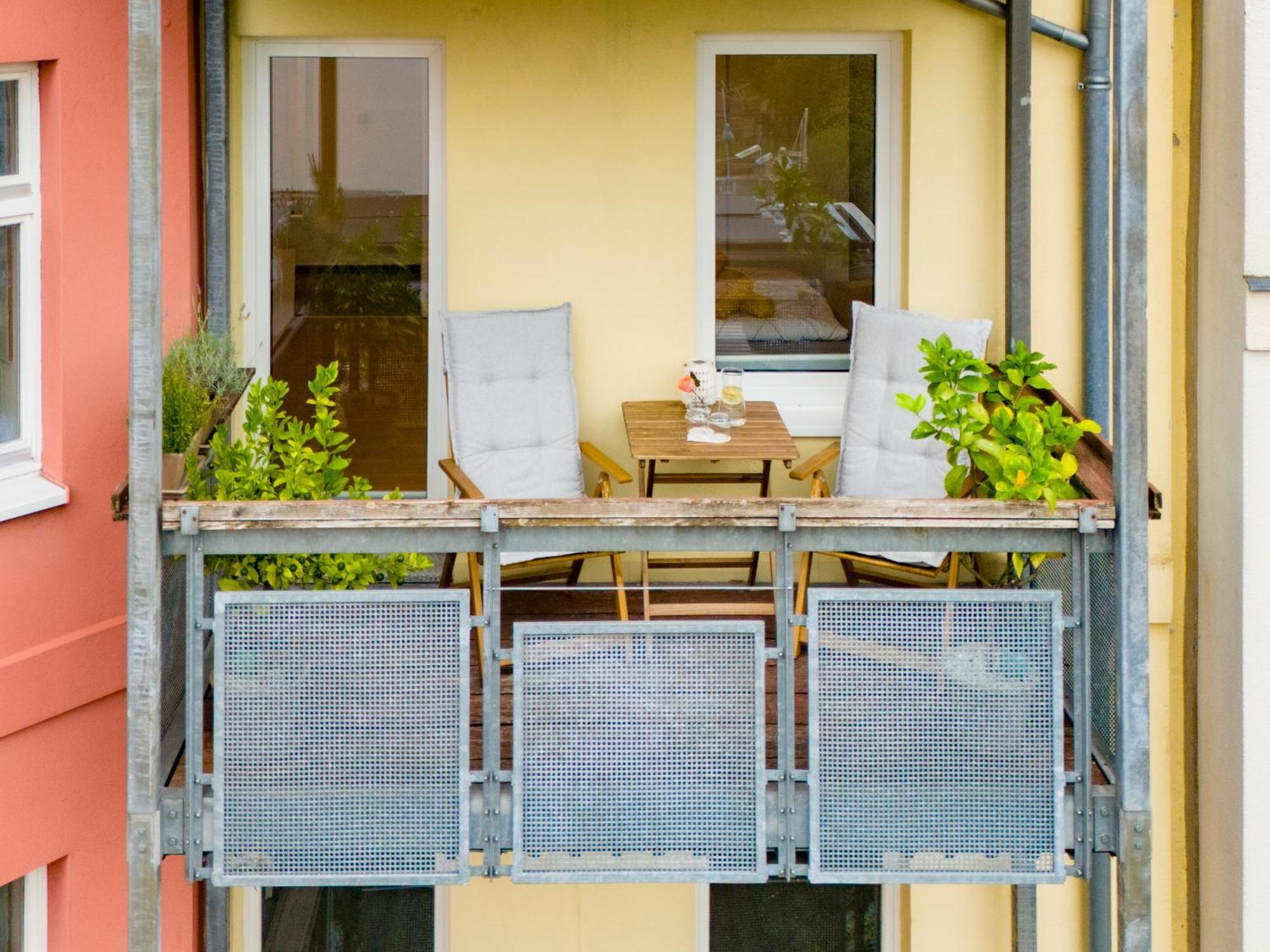 Schlosskoenig - Modernes & Zentrales Apartment Mit Balkon Und Arbeitsplatz Σβερίν Εξωτερικό φωτογραφία