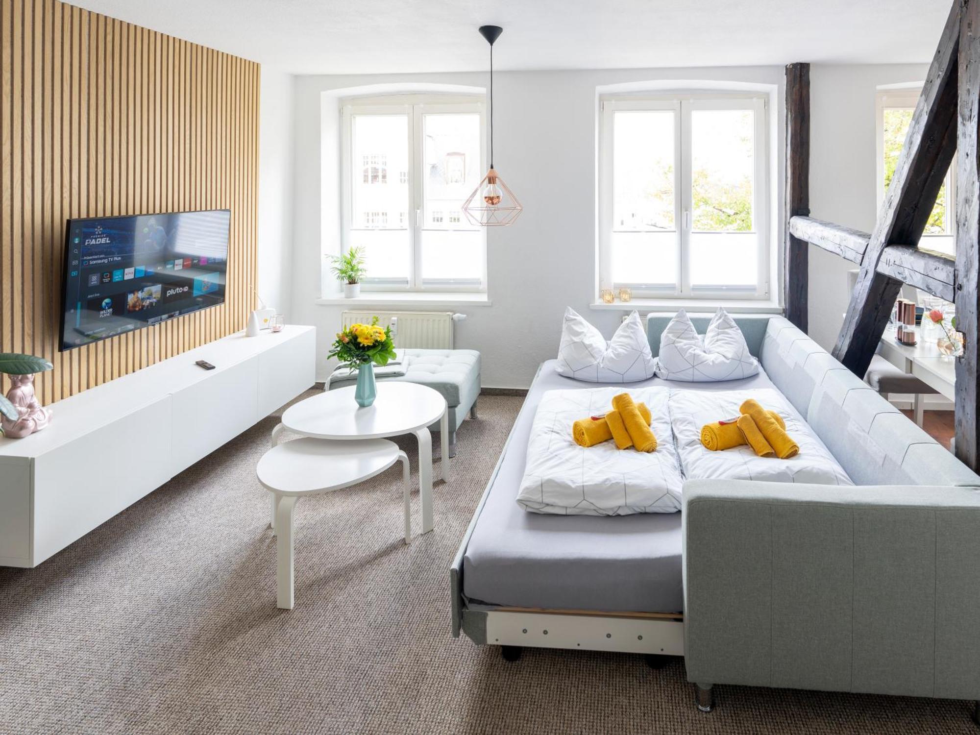 Schlosskoenig - Modernes & Zentrales Apartment Mit Balkon Und Arbeitsplatz Σβερίν Εξωτερικό φωτογραφία
