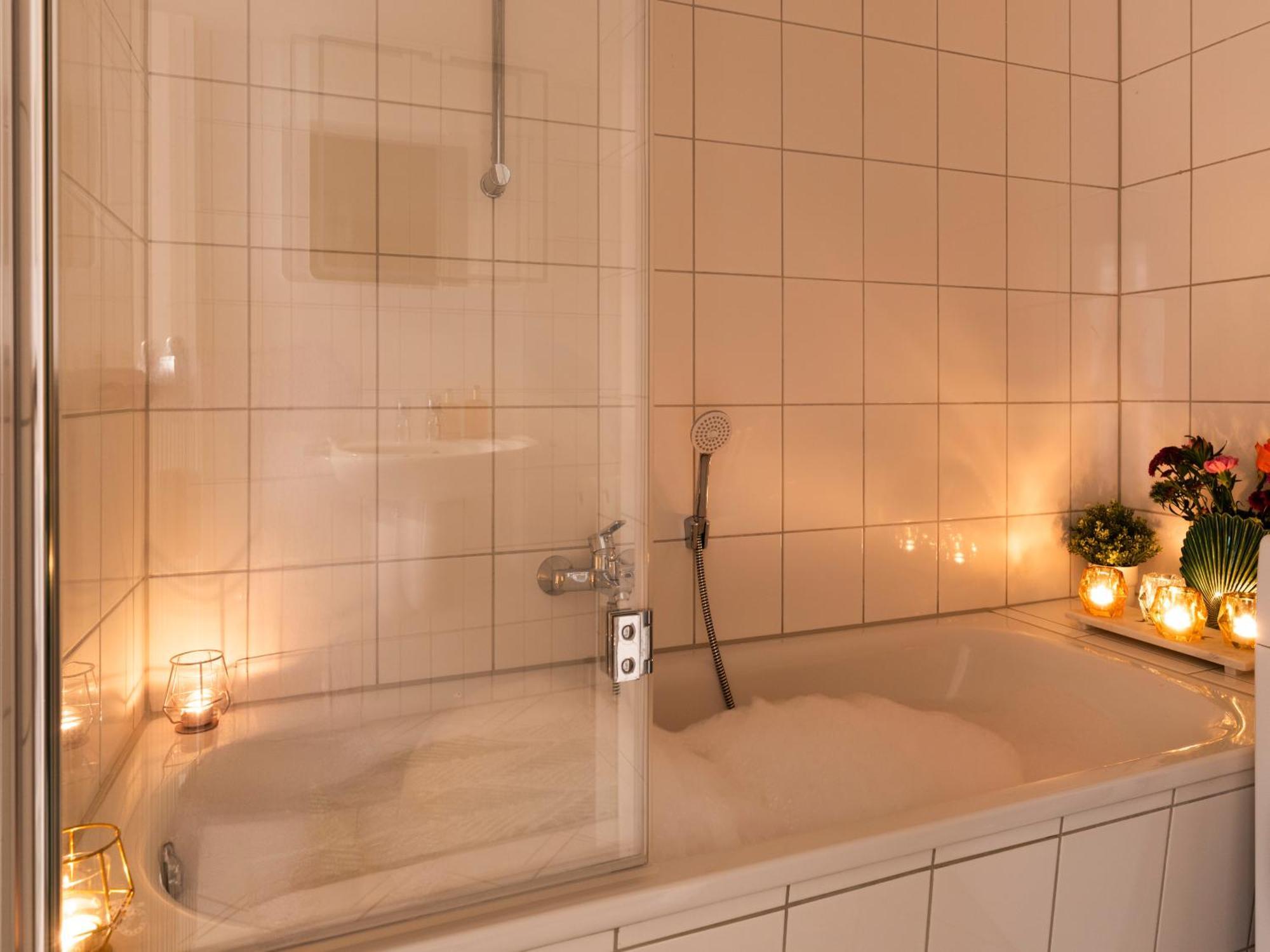 Schlosskoenig - Modernes & Zentrales Apartment Mit Balkon Und Arbeitsplatz Σβερίν Εξωτερικό φωτογραφία