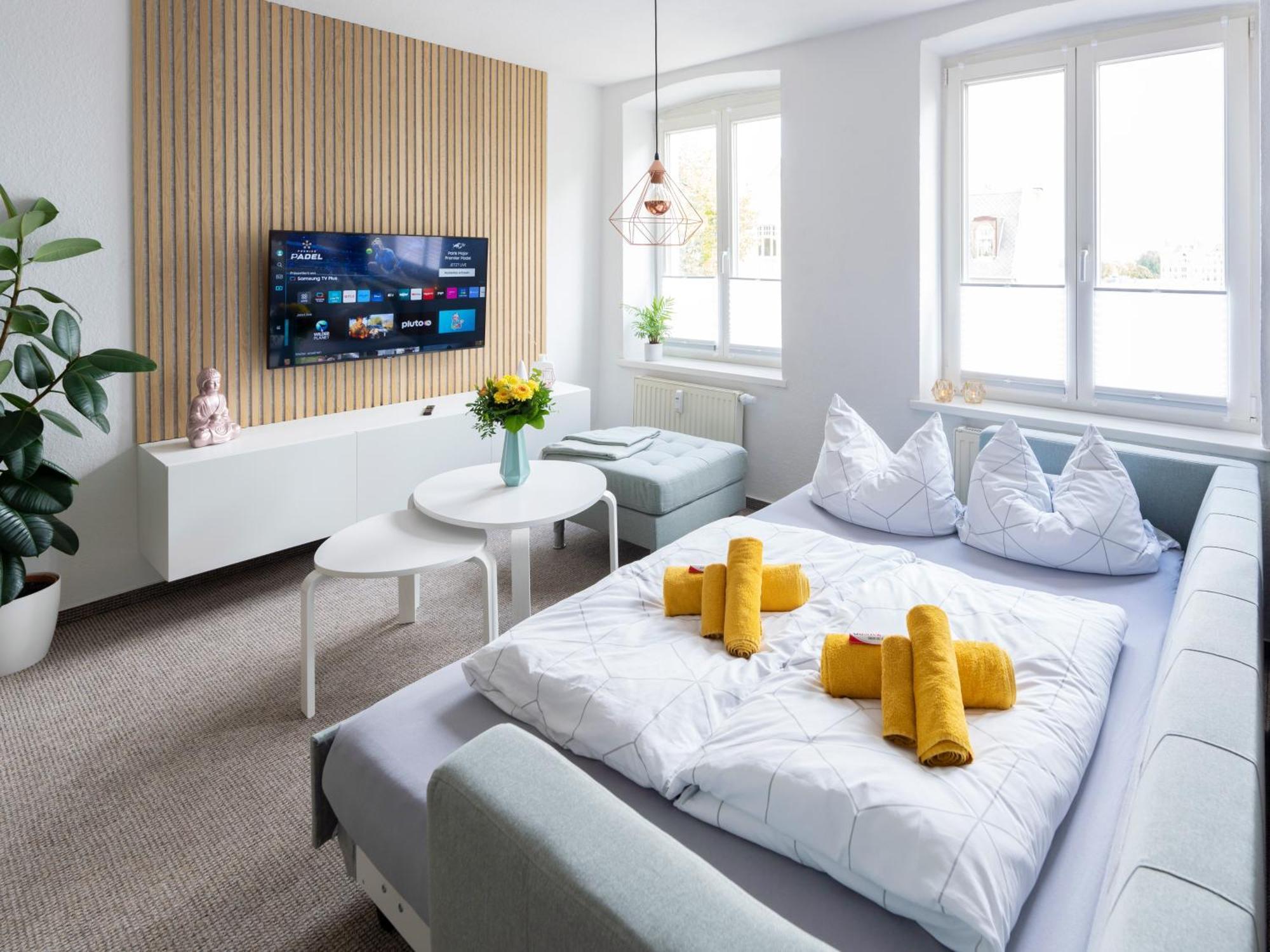 Schlosskoenig - Modernes & Zentrales Apartment Mit Balkon Und Arbeitsplatz Σβερίν Εξωτερικό φωτογραφία